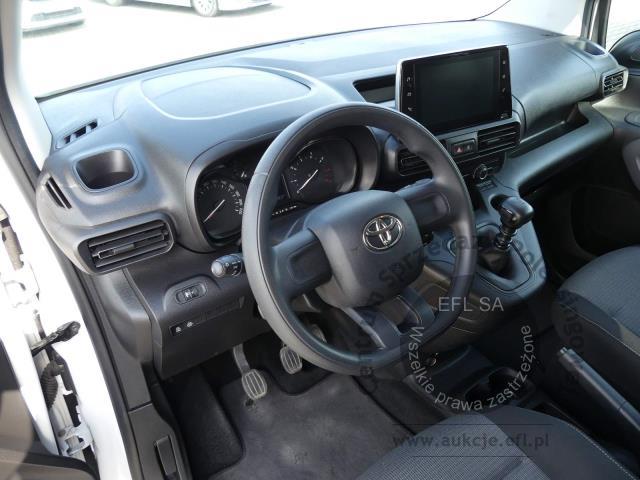 5 - TOYOTA PROACE CITY VERSO 1.5 D-4D  2023r.