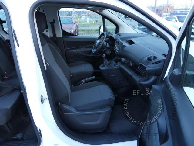 11 - Toyota Proace City Verso 1.5 D-4D 2020r. DW3JY89 Magnice