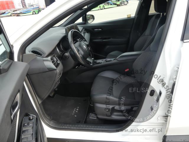 8 - Toyota C-HR 2.0 Hybrid Style 2022r. SK449WM Magnice