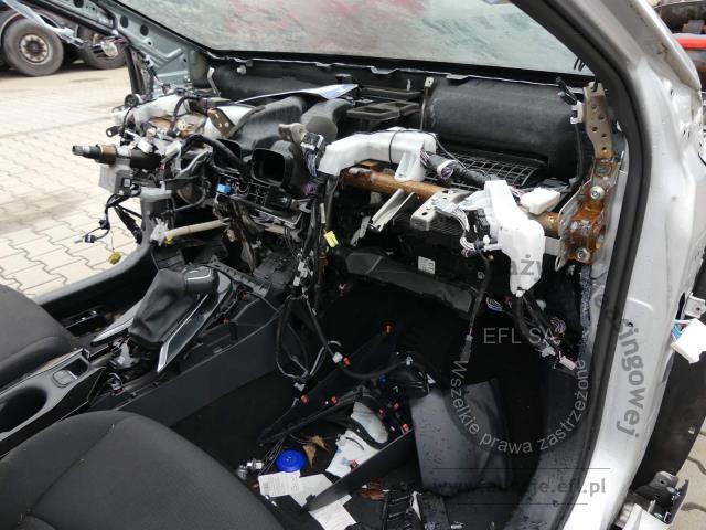 9 - TOYOTA COROLLA 1.8 HYBRID SEDAN LPG 2021r.