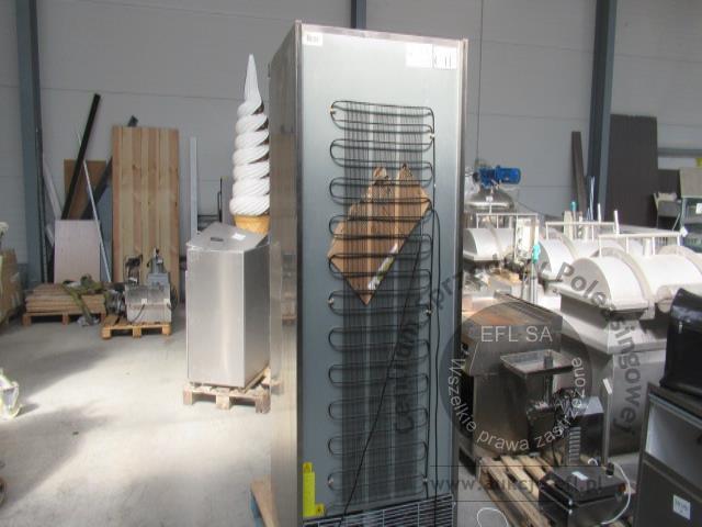 3 - Szafa mroźnicza Redfox typ DF 600 S