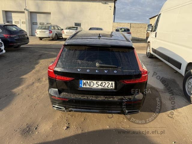 4 - Volvo V60 B4 D R-Design aut Kombi 2021r. WND5422A Pojazd znajduje się w firmie MDM AUTO sp. z o.o. ul. Zawodników 1, 80-729 Gdańsk