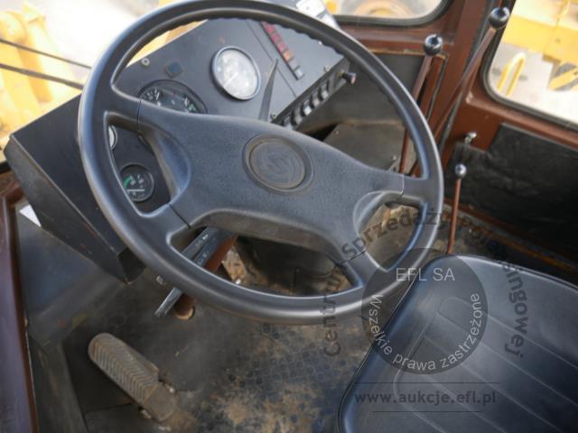 27 - EFL Finance Ładowarka kołowa HSW Ł-34