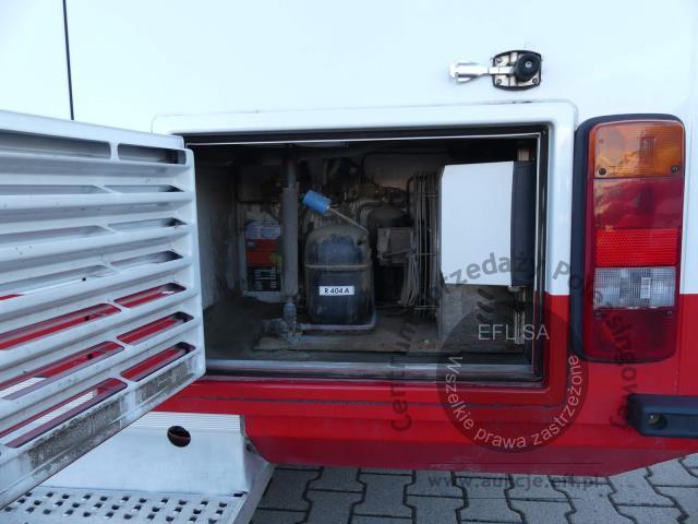 18 - RENAULT MASTER ZABUDOWA GASTRONOMICZNA 2015r.