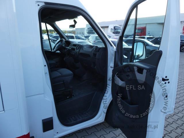 6 - RENAULT MASTER ZABUDOWA GASTRONOMICZNA 2015r.