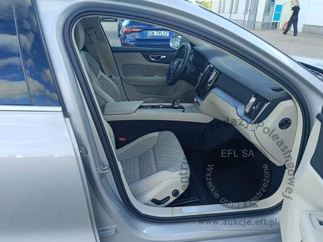 10 - Volvo Volvo V60 B3 B Core 2.0 MHEV 2023r. DW3VX82 Magnice