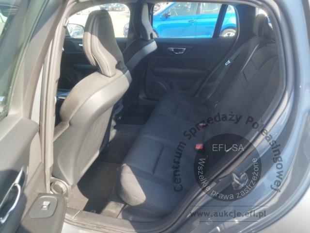 7 - Volvo V60 D4 SCR AWD Momentum aut 2020r. SK728SN UWAGA!! Pojazd znajduje się w lokalizacji: Janki, Al. Krakowska 52, 05-090 Janki