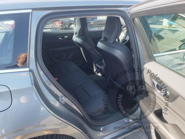 8 - Volvo V60 D4 SCR AWD Momentum aut 2020r. SK728SN UWAGA!! Pojazd znajduje się w lokalizacji: Janki, Al. Krakowska 52, 05-090 Janki