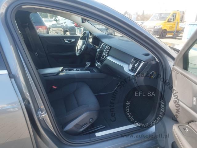 9 - Volvo V60 D4 SCR AWD Momentum aut 2020r. SK728SN UWAGA!! Pojazd znajduje się w lokalizacji: Janki, Al. Krakowska 52, 05-090 Janki