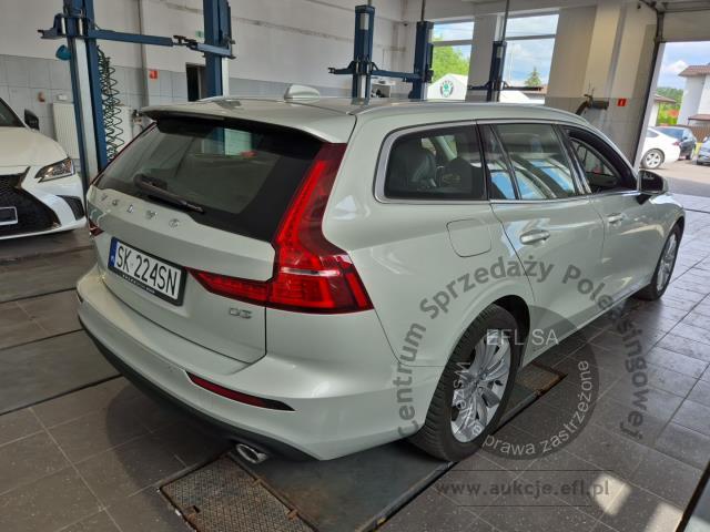 4 - Volvo V60 D3 Momentum Pro aut 2020r. SK224SN UWAGA!! Pojazd znajduje się w lokalizacji: Janki, Al. Krakowska 52, 05-090 Janki