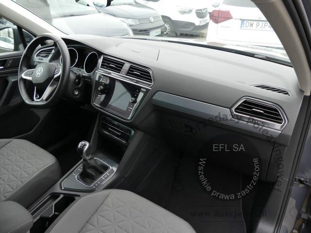 10 - Volkswagen Tiguan 1.5 TSI EVO Life 2022r. DW9TC65 UWAGA!! Pojazd znajduje się w firmie AUTO MOTO CENTRUM sp. z o.o. ul. Ostrowska 328 (przy Trasie Katowickiej) 61-312 Poznań