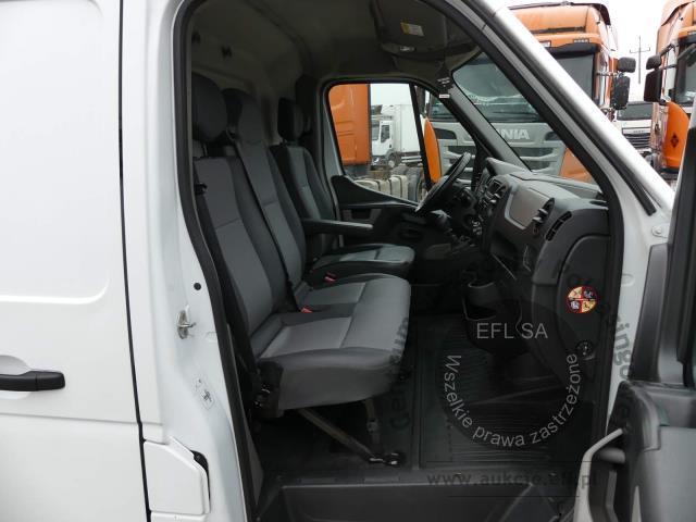 7 - RENAULT MASTER 2.3 DCI 110KM FURGON 2017r.