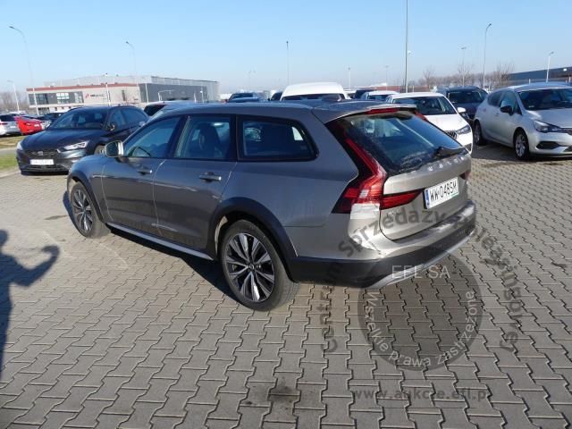 3 - Volvo V90 CC B4 D AWD Pro 2021r. WW048SM Magnice