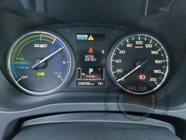 18 - MITSUBISHI  OUTLANDER 2.4 PHEV S-AWC 4X4 2018r.