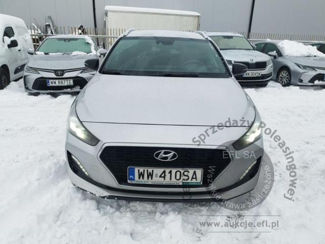 2 - Hyundai i30 1.6 D Comfort DCT Kombi  2019r. WW410SA Pojazd znajduje się w firmie ARCTOS GROUP sp. z o.o. Al. Krakowska 7, 02-183 Warszawa