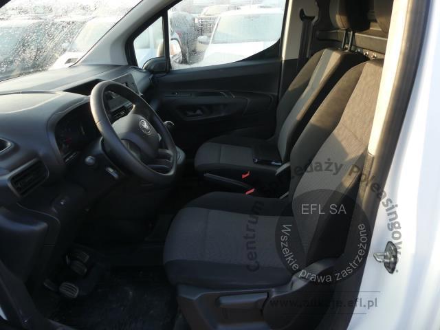 7 - Toyota Proace City 1.5 D-4D Active 2020r. DW4KK89 Magnice