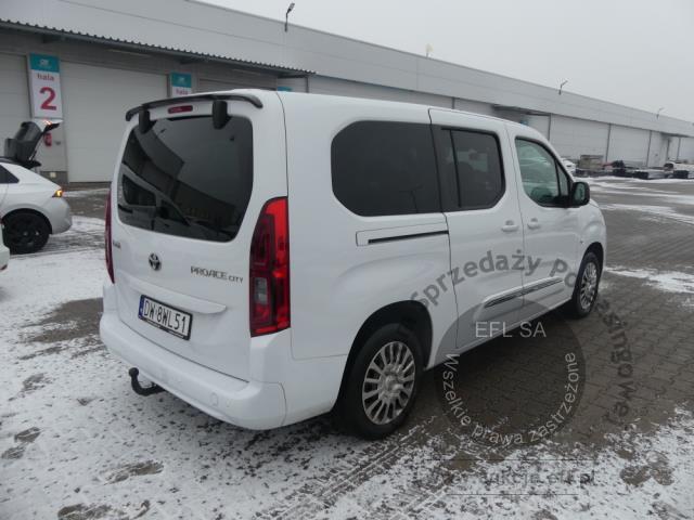 8 - Toyota Proace City Verso Long 1.5  2023r. DW8WL51 Magnice