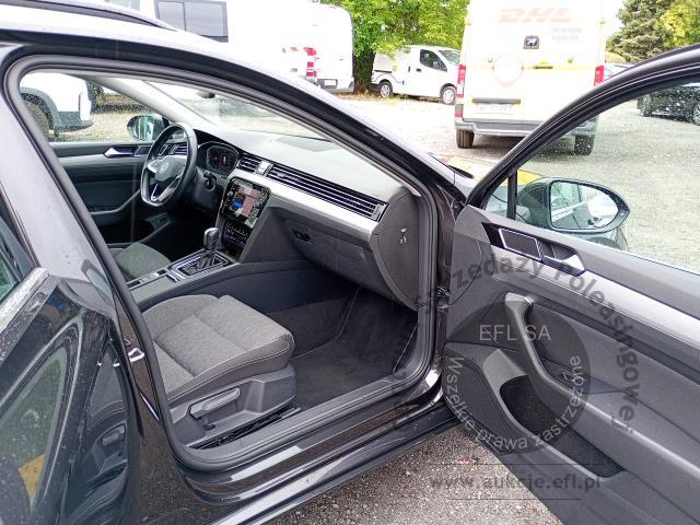 9 - Volkswagen Passat 2.0 TDI Business DSG 2023r. WZ429GF Pojazd znajduje się w firmie ARCTOS GROUP sp. z o.o. Al. Krakowska 7, 02-183 Warszawa