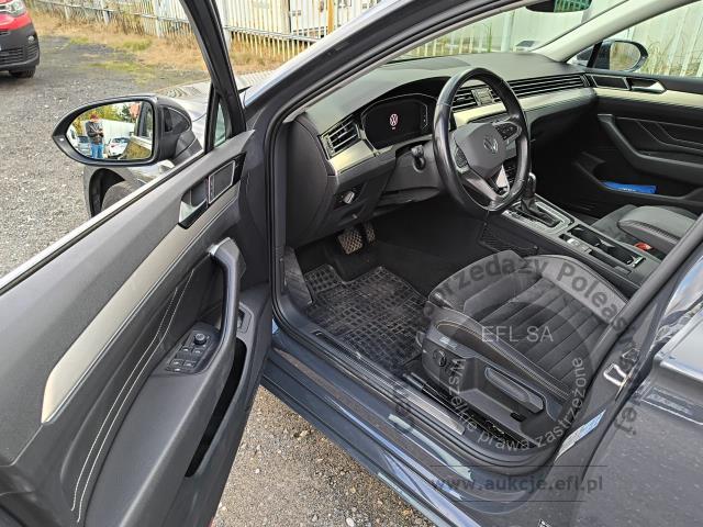 7 - Volkswagen Passat 2.0 TDI Elegance DSG 2020r. WW919SL UWAGA!! Pojazd znajduje się w firmie Arctos Sp. z o.o. Warszawa, Al. Krakowska 7, 02-183 Warszawa