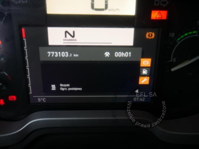 3 - RENAULT T 460 4X2 AUTOMAT 2016r.