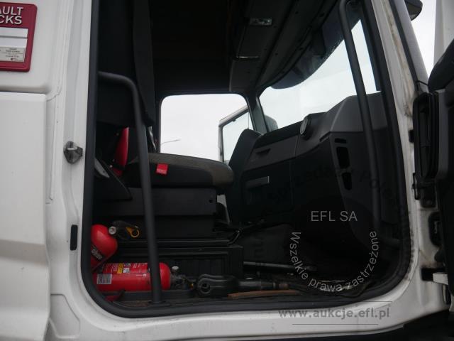 5 - RENAULT T 460 4X2 AUTOMAT 2016r.