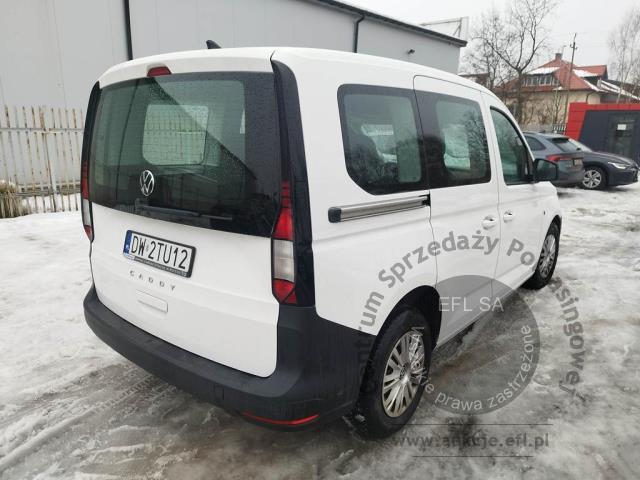2 - Volkswagen Caddy osobowy Caddy 2.0 TDI Kombi 2022r. DW2TU12 Pojazd znajduje się w firmie ARCTOS GROUP sp. z o.o. Al. Krakowska 7, 02-183 Warszawa