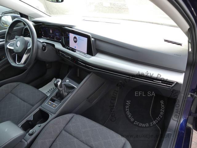 10 - Volkswagen Golf VIII 2.0 TDI Life Kombi 2023r. PY29162 UWAGA!! Pojazd znajduje się w firmie AUTO MOTO CENTRUM sp. z o.o. ul. Ostrowska 328 (przy Trasie Katowickiej) 61-312 Poznań