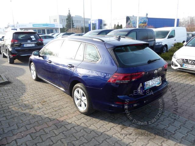 4 - Volkswagen Golf VIII 2.0 TDI Life Kombi 2022r. PY22545 UWAGA!! Pojazd znajduje się w firmie AUTO MOTO CENTRUM sp. z o.o. ul. Ostrowska 328 (przy Trasie Katowickiej) 61-312 Poznań