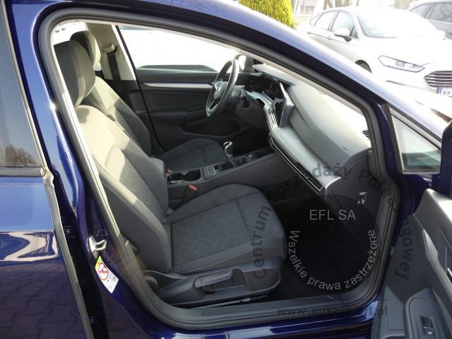 9 - Volkswagen Golf VIII 2.0 TDI Life Kombi 2022r. PY22545 UWAGA!! Pojazd znajduje się w firmie AUTO MOTO CENTRUM sp. z o.o. ul. Ostrowska 328 (przy Trasie Katowickiej) 61-312 Poznań