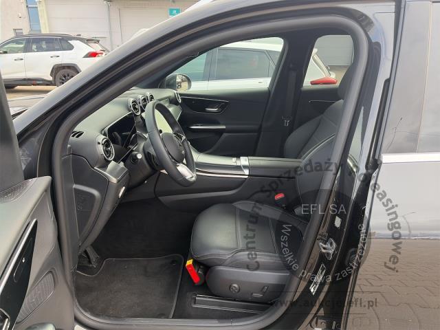 7 - Mercedes - Benz GLC 300 de 4-Matic Avantgarde 2025r.