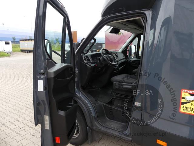8 - IVECO / IZOTERMY TIM DAILY 70C18 SKRZYNIA PODEST 2024r.