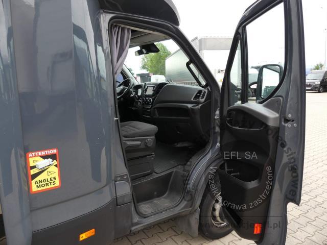 10 - IVECO / IZOTERMY TIM DAILY 70C18 SKRZYNIA PODEST 2024r.