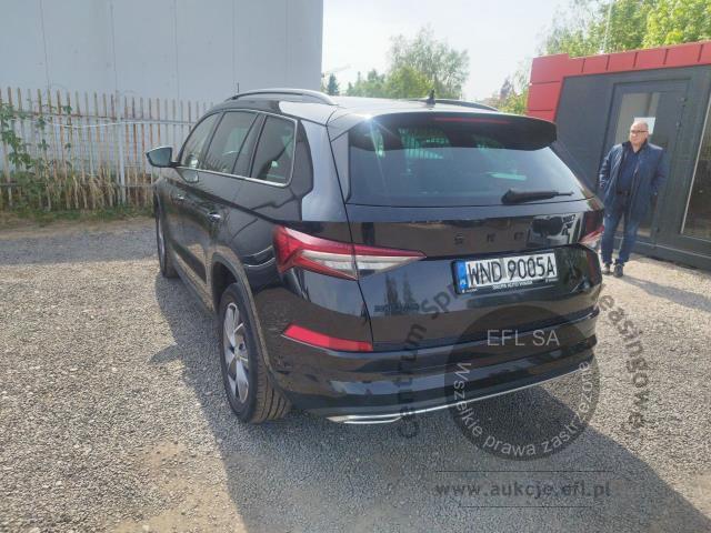 2 - Skoda Kodiaq 2.0 TDI 4x4 Sportline 2022r. WND9005A Pojazd znajduje się w firmie ARCTOS GROUP sp. z o.o. Al. Krakowska 7, 02-183 Warszawa
