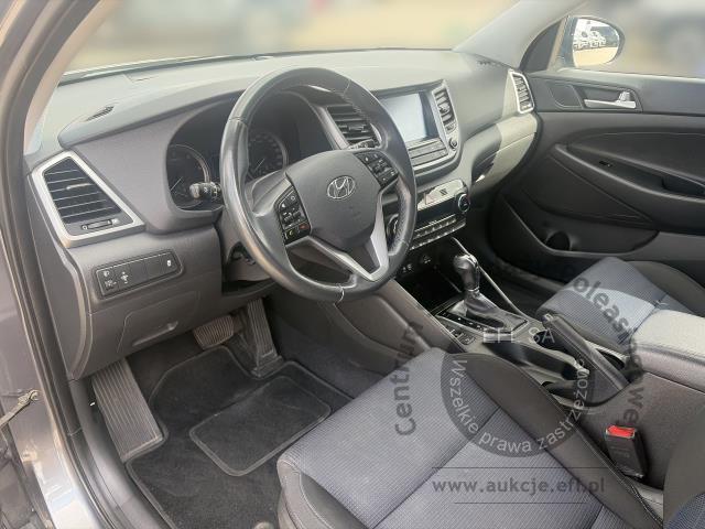 12 - HYUNDAI TUCSON 1.7 CRDI AUTOMAT 2017r.