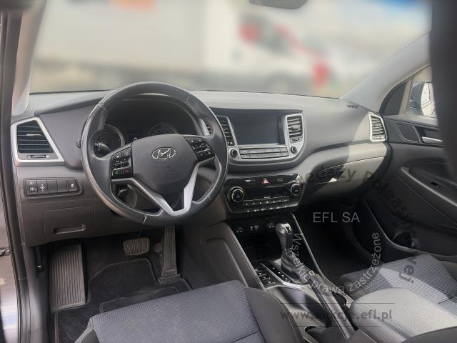 13 - HYUNDAI TUCSON 1.7 CRDI AUTOMAT 2017r.