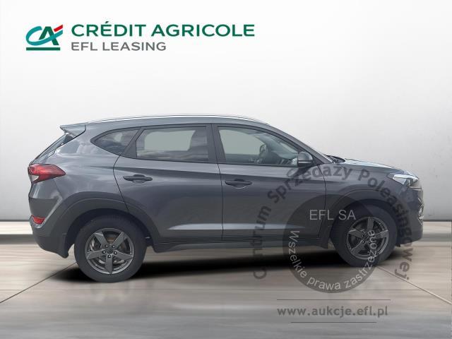 4 - HYUNDAI TUCSON 1.7 CRDI AUTOMAT 2017r.