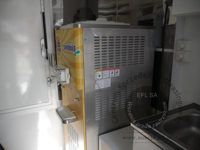 8 - Przyczepa gastronomiczna Niewiadów B3500 "LODY GOFRY"  2019r.