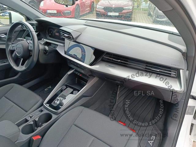 11 - Audi A3 30 TFSI mHEV S tronic 2023r. WZ218GV Magnice