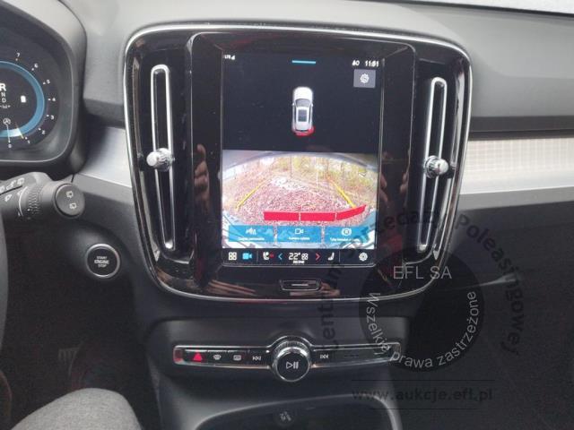 11 - Volvo  XC40 B3 Core aut 2022r. WND1970C Pojazd znajduje się w firmie ARCTOS GROUP sp. z o.o. Al. Krakowska 7, 02-183 Warszawa