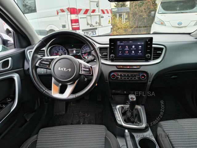 9 - Kia  Ceed 1.0 T-GDI M 2022r. WND1952C Pojazd znajduje się w firmie ARCTOS GROUP sp. z o.o. Al. Krakowska 7, 02-183 Warszawa