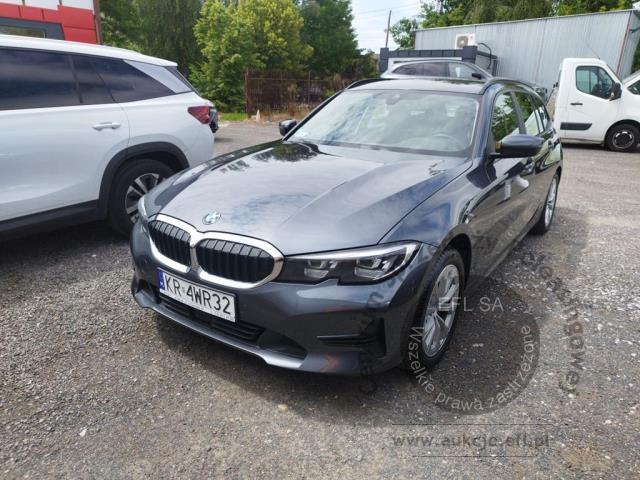 1 - BMW  Seria 3 2021r. KR4WR32 Pojazd znajduje się w firmie ARCTOS GROUP sp. z o.o. Al. Krakowska 7, 02-183 Warszawa