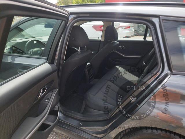 8 - BMW  Seria 3 2021r. KR4WR32 Pojazd znajduje się w firmie ARCTOS GROUP sp. z o.o. Al. Krakowska 7, 02-183 Warszawa