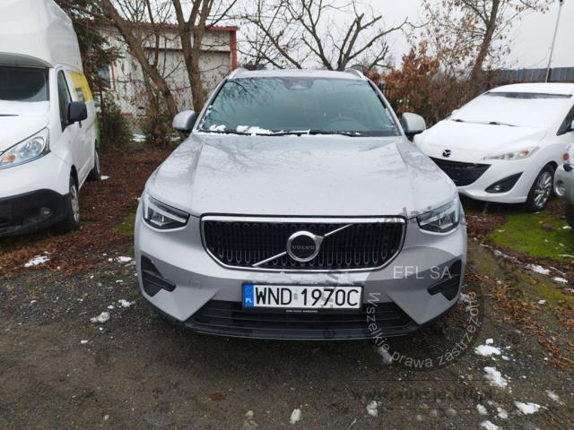 6 - Volvo  XC40 B3 Core aut 2022r. WND1970C Pojazd znajduje się w firmie ARCTOS GROUP sp. z o.o. Al. Krakowska 7, 02-183 Warszawa