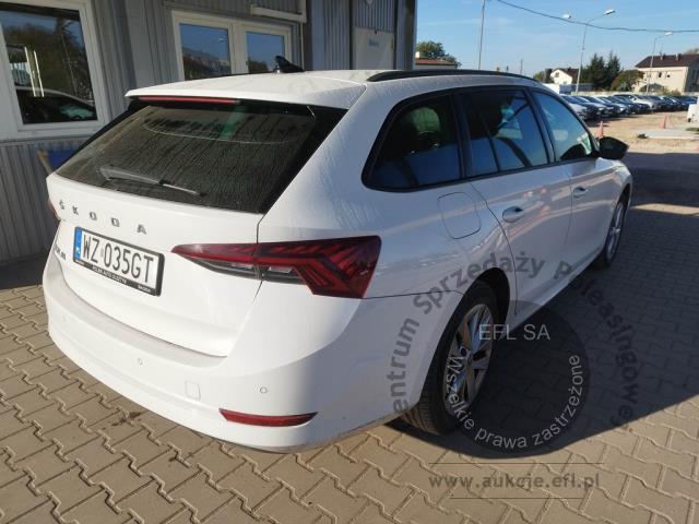 4 - Skoda Octavia 2.0 TDI Ambition DSG 2023r. WZ035GT Pojazd znajduje się w firmie ARCTOS GROUP sp. z o.o. Al. Krakowska 7, 02-183 Warszawa