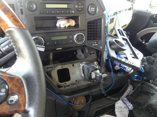 4 - MERCEDES - BENZ 1843 BLUETEC 6 4X2 AUTOMAT 2015r.