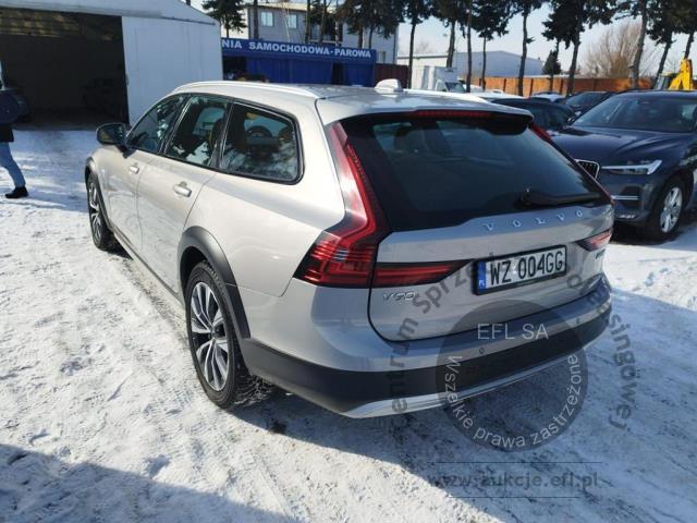 3 - Volvo  V90 Cross Country 2023r. WZ004GG Pojazd znajduje się w firmie ARCTOS GROUP sp. z o.o. Al. Krakowska 7, 02-183 Warszawa