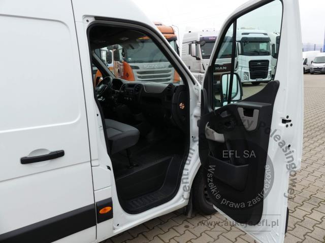 6 - RENAULT MASTER 2.3 DCI 110KM FURGON 2017r.