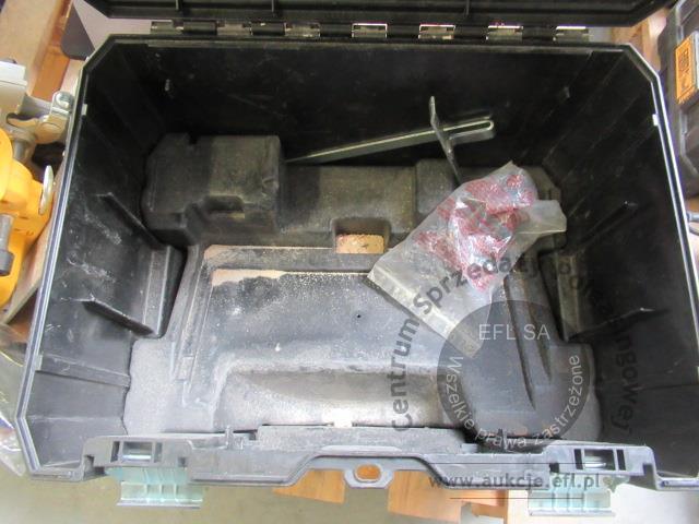 4 - Pilarka tarczowa DEWALT DCS 570