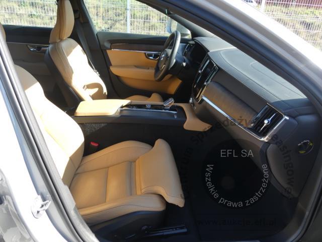 11 - Volvo V90 Cross Country B5 D AWD 2023r. WZ005GG UWAGA!! Pojazd znajduje się w firmie AUTO MOTO CENTRUM sp. z o.o. ul. Ostrowska 328 (przy Trasie Katowickiej) 61-312 Poznań