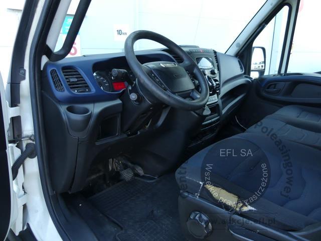 8 - IVECO 35S18 HI-MATIC FURGON 2017r.